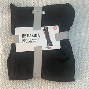 BB Dakota Black Satin Lounge Set